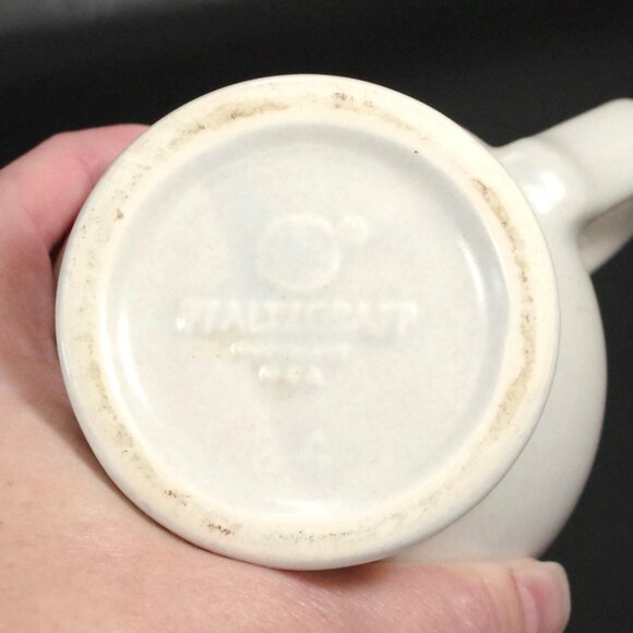 Vintage Pfaltzgraff Yorktowne Stoneware Creamer, White with Blue Floral - Picture 4 of 4